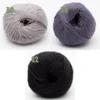 Nuancier de fil coton bio Alba de BC Garn avec les coloris gris clair, lavande grisée et noir.