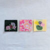 Lot de 3 étiquettes à coudre décoratives L’étiquette Home Couture, motifs fleuris, format 38 x 35 mm.