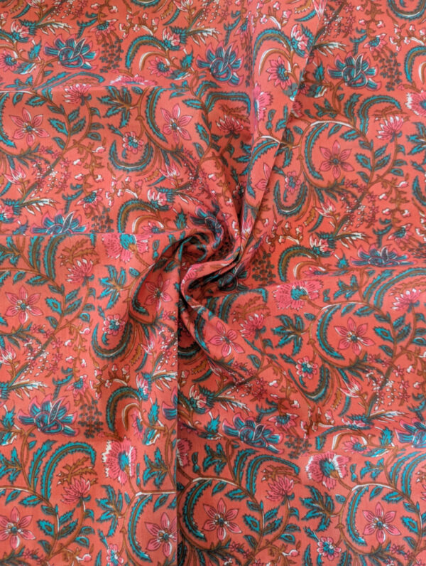 Coupons de voile de coton certifiés Oeko-Tex avec imprimés colorés d’inspiration indienne, fleur vieux rose