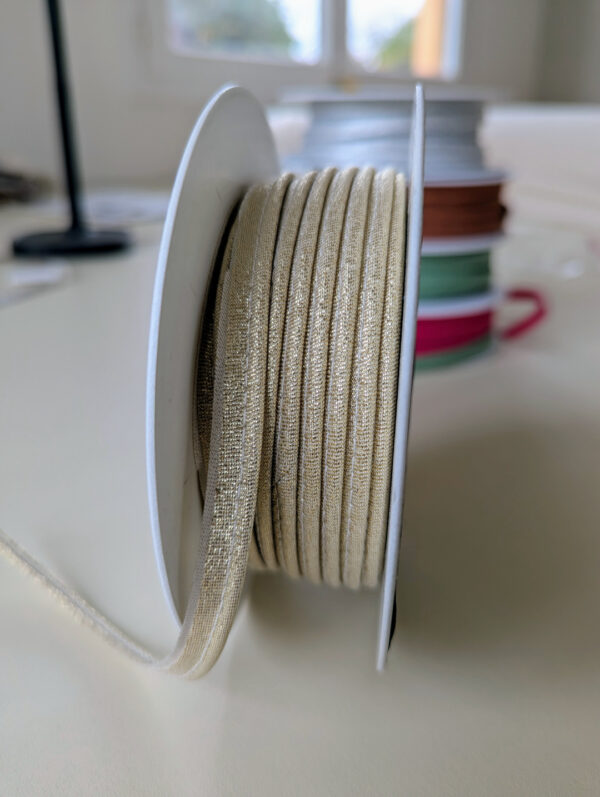 rouleau de passepoil doré fabriqué en France
