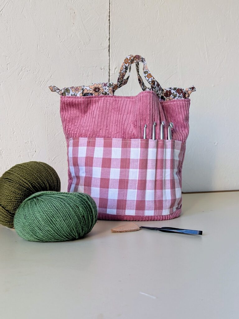 sac à projet crochet termine en tissu velours rose