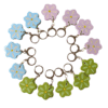 marqueurs de mailles pour le crochet et le tricot en argile en forme de marguerite et peints à la main de couleur rose, verte, ou bleue