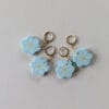 marqueurs de maille pour le crochet et le tricot en forme de fleur bleu. En argile façonnée et peinte à la main