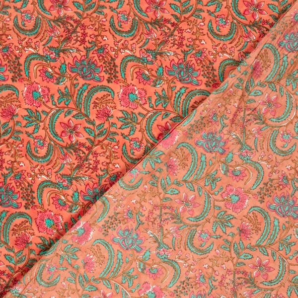 envers du tissu rose en voile de coton inspiration batik indien