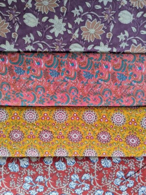 tissu voile de coton imprimé motif indien fleuri inspiration batik