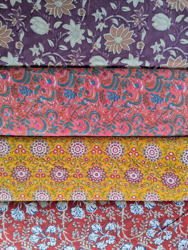 tissu voile de coton imprimé motif indien fleuri inspiration batik