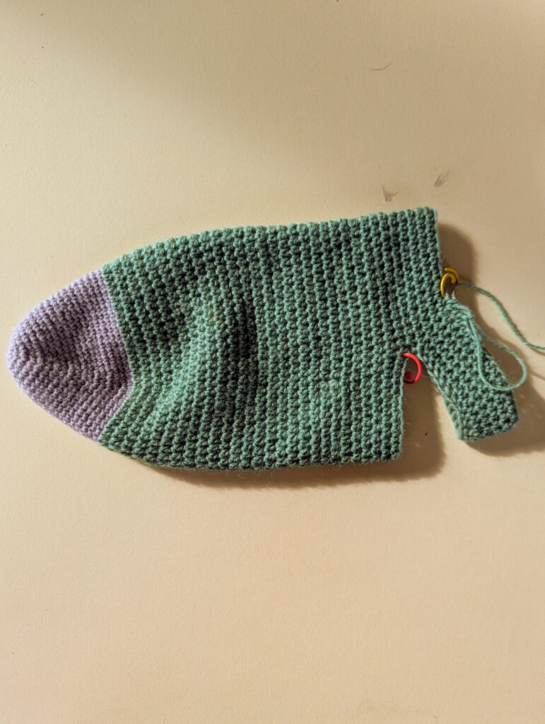 tuto-chaussettes-crochet-ouverture-talon Chaussette au crochet avec ouverture pour le talon réalisée avec une chaînette de demi-brides dans le tuto chaussettes crochet