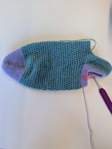 tuto-chaussettes-crochet-talon Formation du talon d’une chaussette au crochet avec mailles serrées et diminutions dans les angles